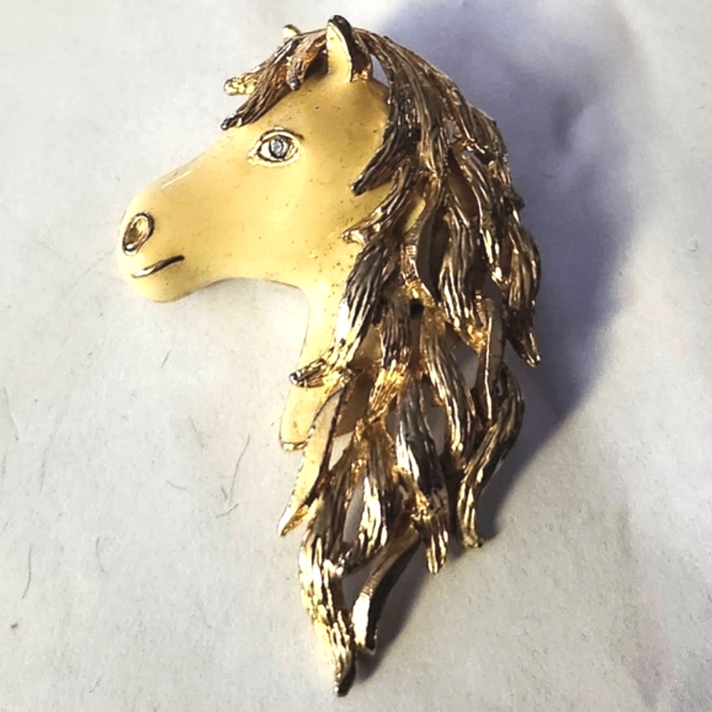 Vtg 1960s Gold Tone Enamel Rhinestone  Horse Head Pin Brooch